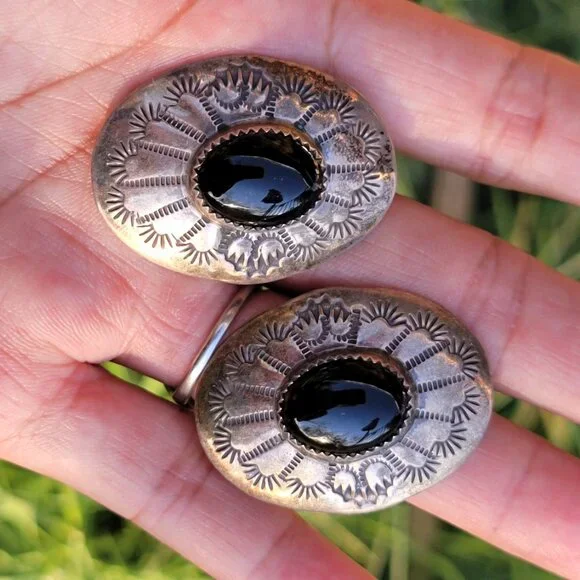 .Absolutely stunning vintage Native American handmade onyx stampwork large state